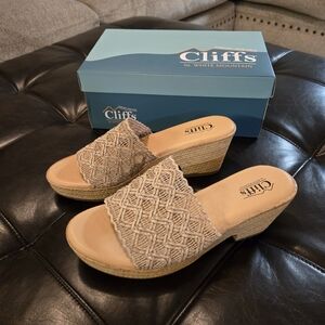 Cliffs by White Mountain Biankka Beige Woven Wedges Size 9